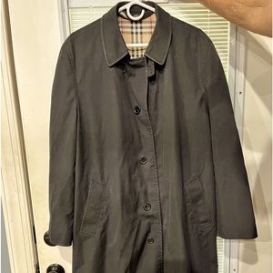 London Fog Men’s or Women’s Raincoat Size R44